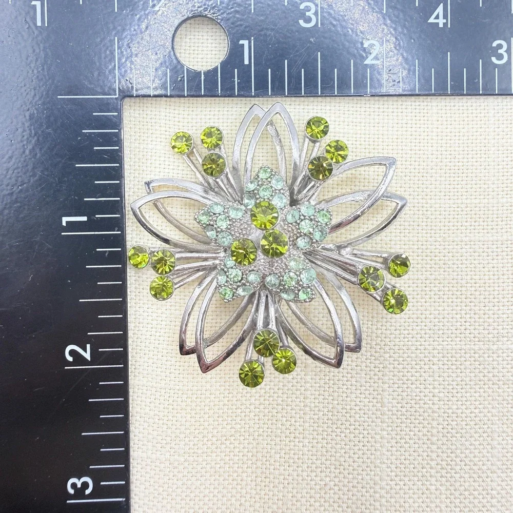 Vintage Retro Silver Tone Sparkling Green Rhinestone Floral Brooch Pendant